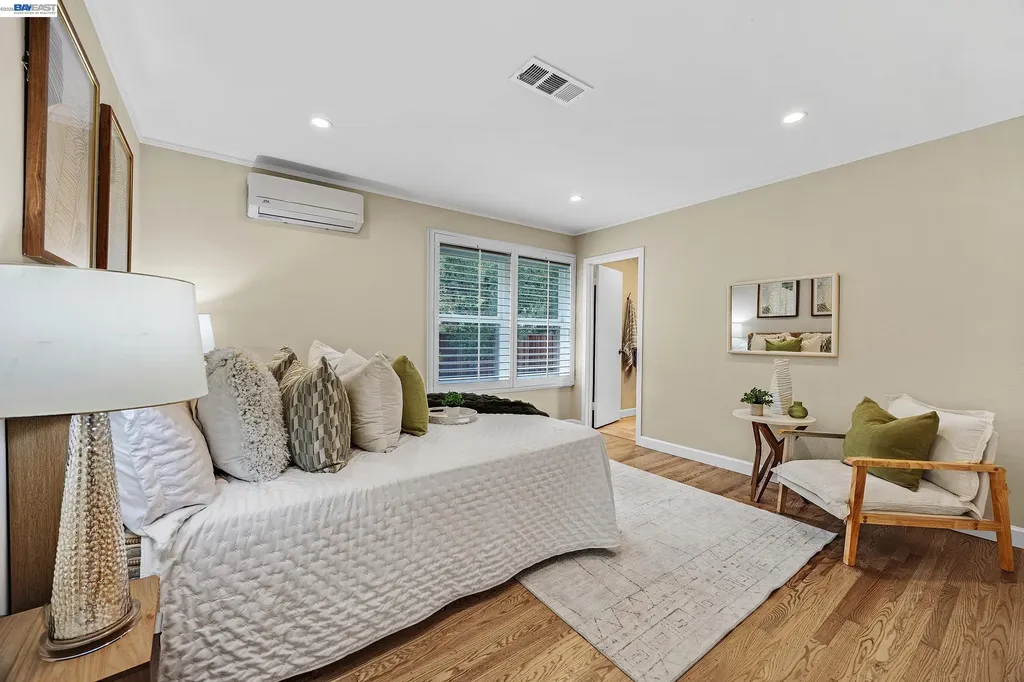 1989 Meadow Road Walnut Creek CA 94595
