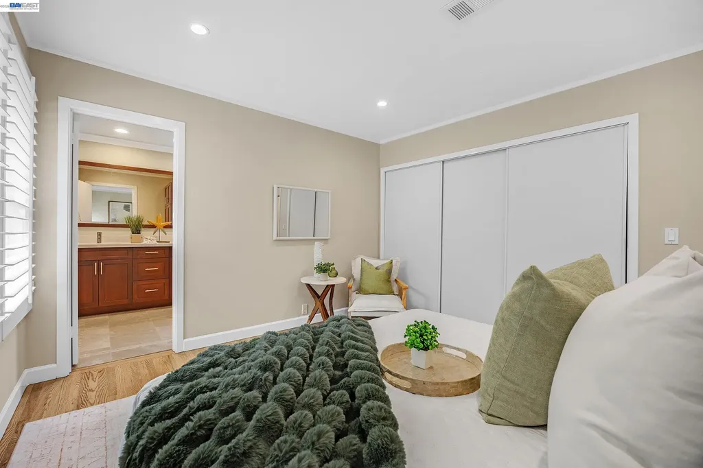 1989 Meadow Road Walnut Creek CA 94595