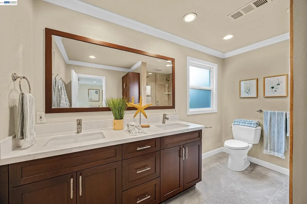 1989 Meadow Road Walnut Creek CA 94595