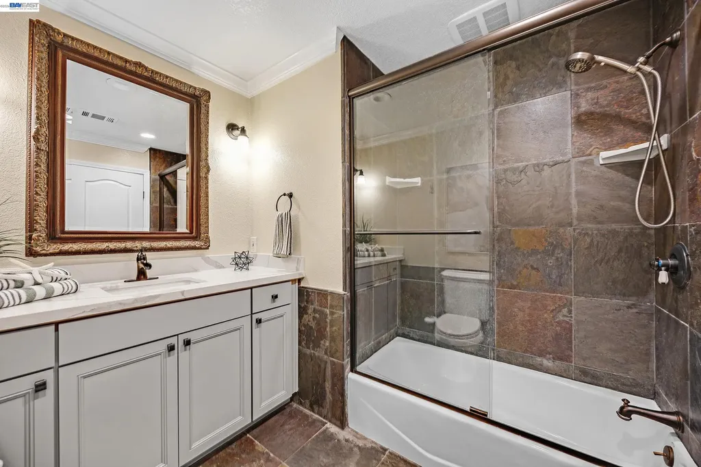 1989 Meadow Road Walnut Creek CA 94595