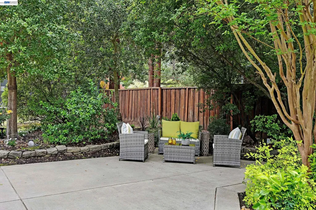 1989 Meadow Road Walnut Creek CA 94595
