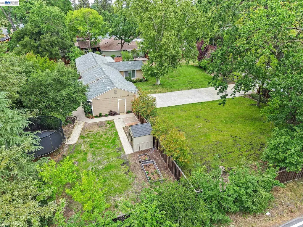 1989 Meadow Road Walnut Creek CA 94595