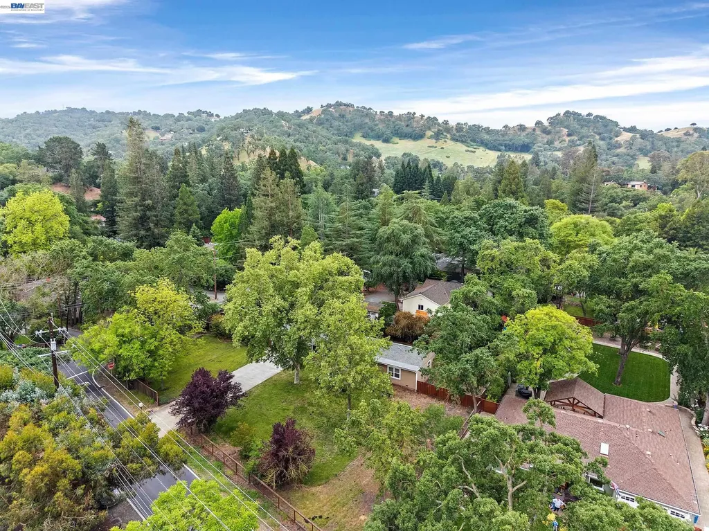 1989 Meadow Road Walnut Creek CA 94595