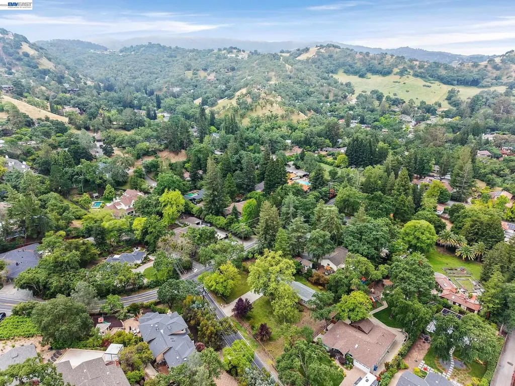 1989 Meadow Road Walnut Creek CA 94595