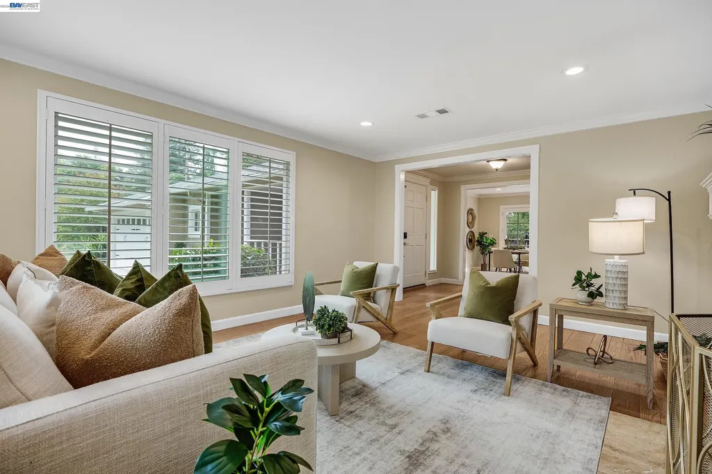 1989 Meadow Road Walnut Creek CA 94595