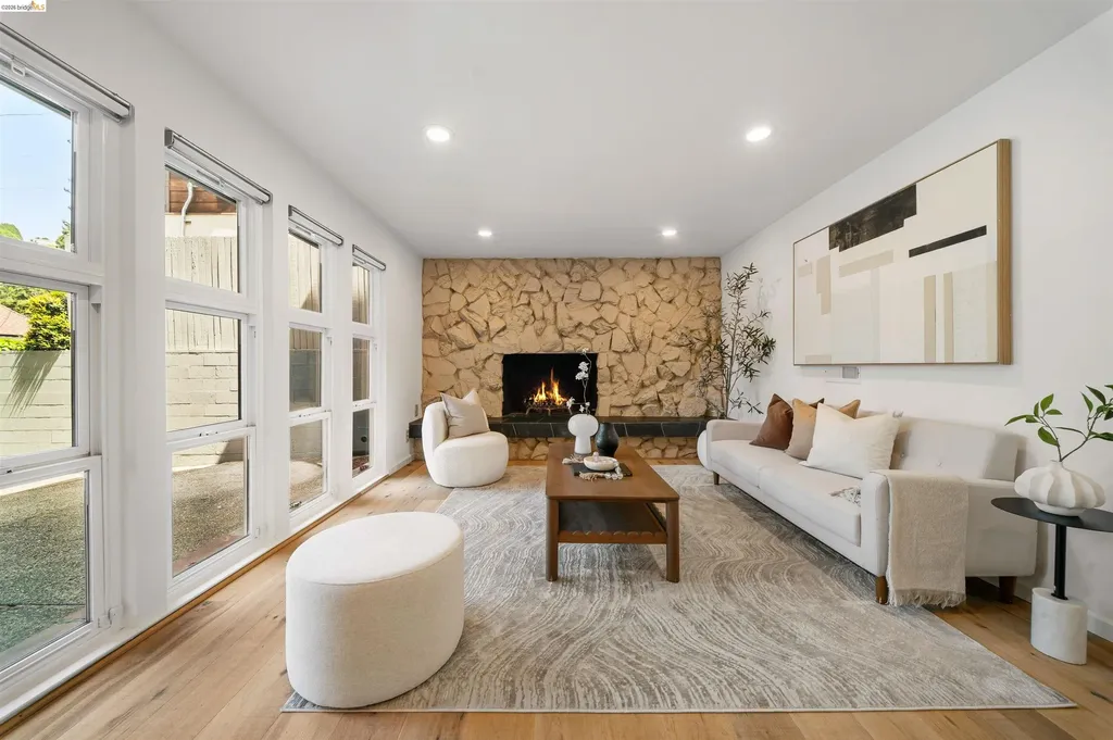 6406 Oakwood Drive Oakland CA 94611