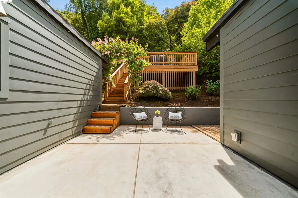 6406 Oakwood Drive Oakland CA 94611