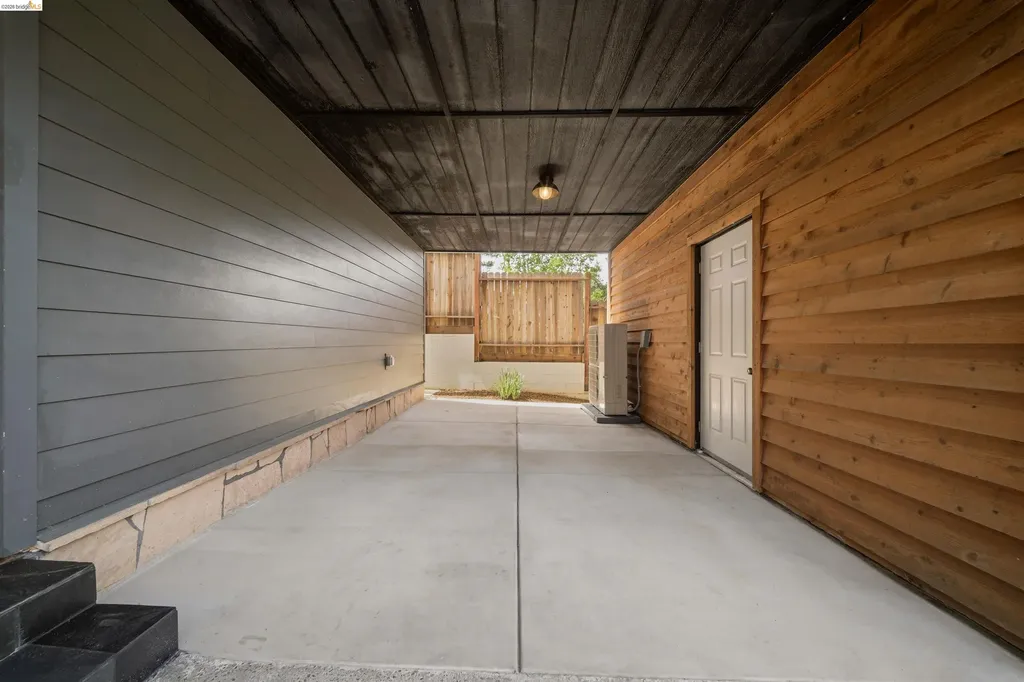 6406 Oakwood Drive Oakland CA 94611