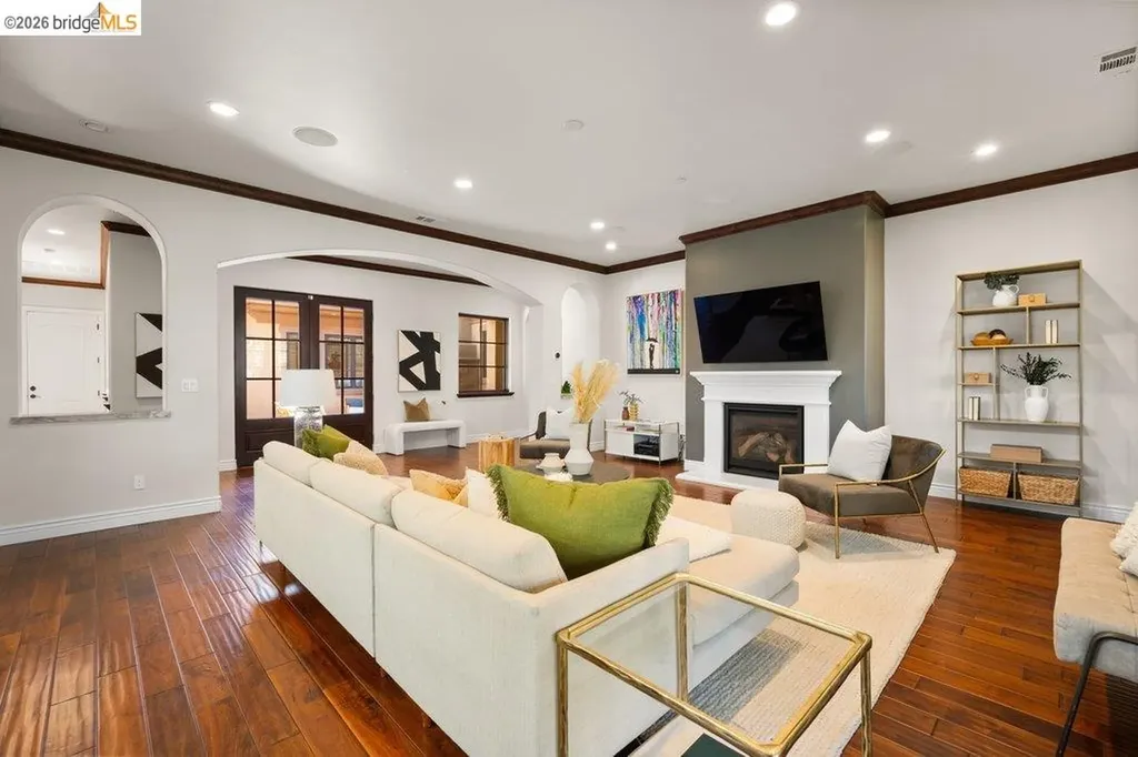 23 Stonebrae Road Hayward CA 94542