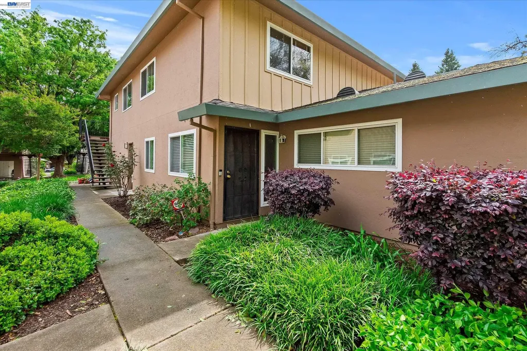2243 Segundo Court Pleasanton CA 94588