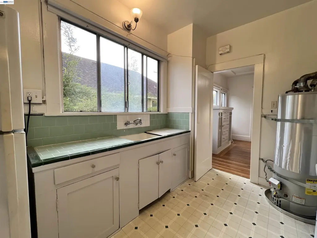 2418 Ashby Avenue Berkeley CA 94705