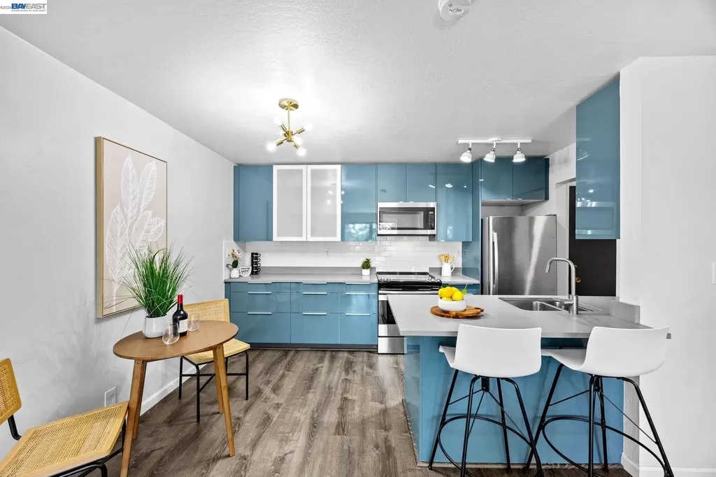 955 Shorepoint Court Alameda CA 94501