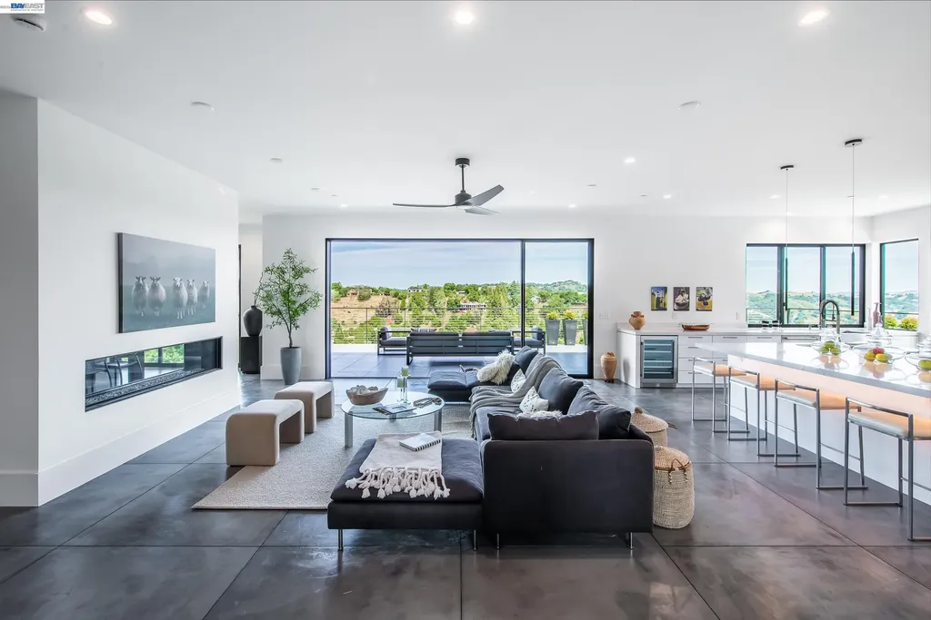 42 Charles Hill Circle Orinda CA 94563