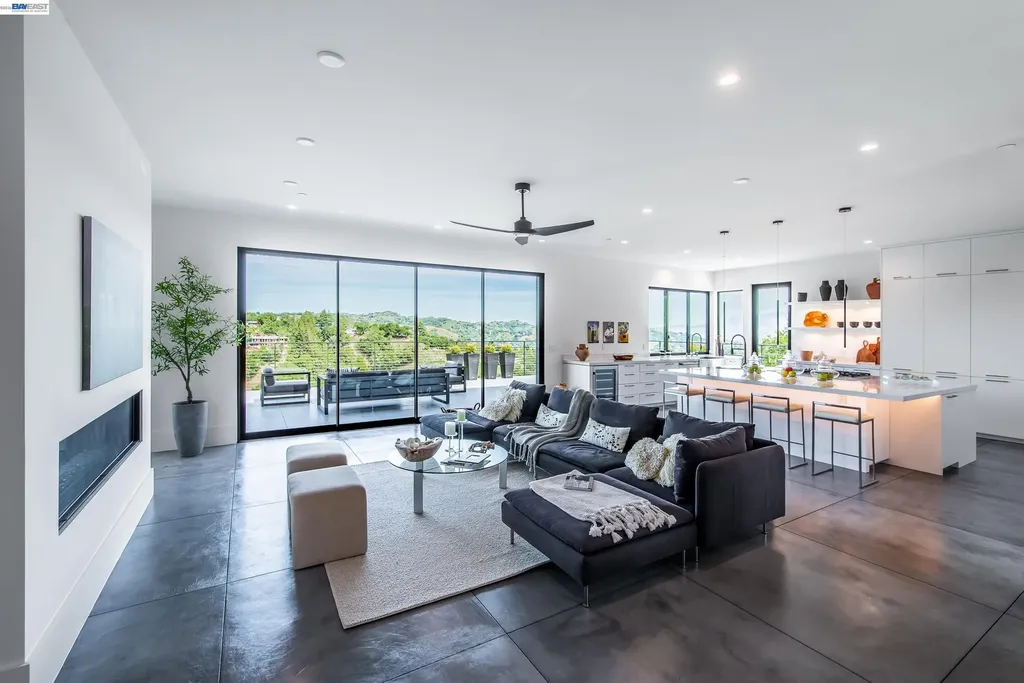 42 Charles Hill Circle Orinda CA 94563