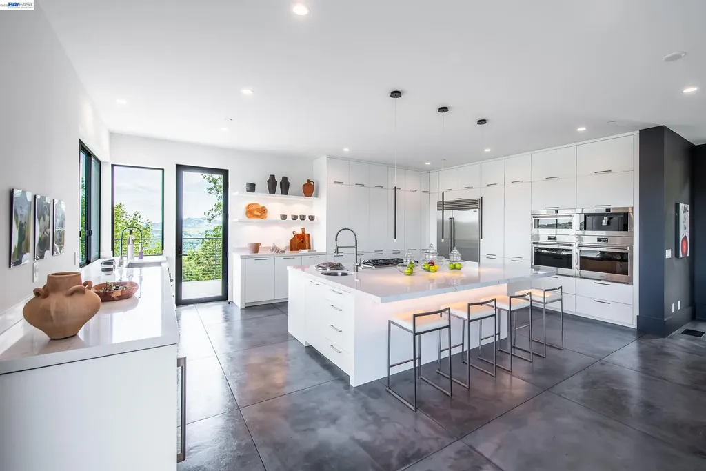 42 Charles Hill Circle Orinda CA 94563