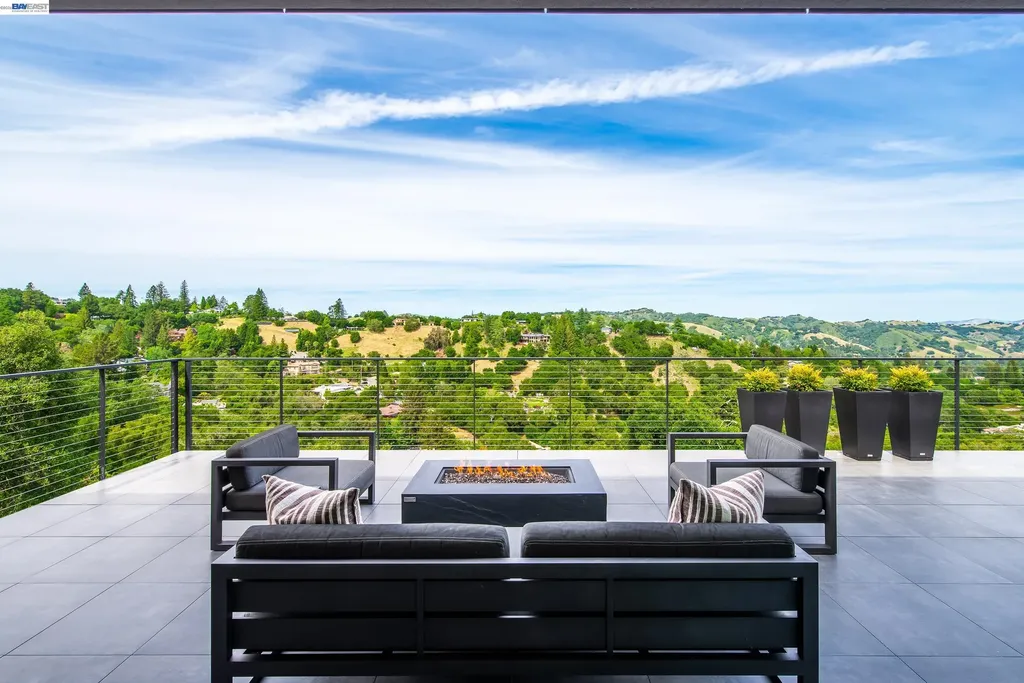 42 Charles Hill Circle Orinda CA 94563