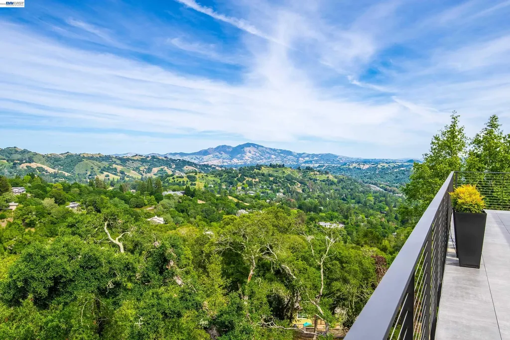 42 Charles Hill Circle Orinda CA 94563