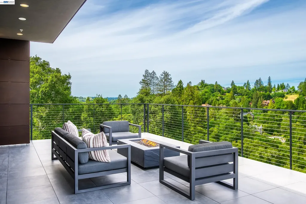 42 Charles Hill Circle Orinda CA 94563