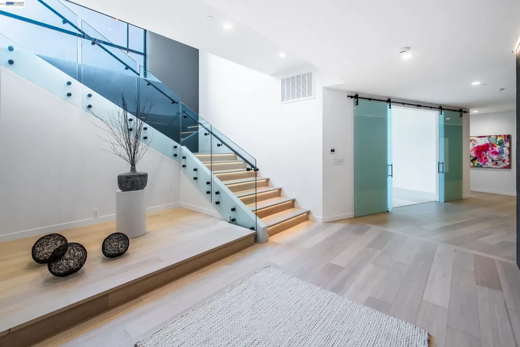 42 Charles Hill Circle Orinda CA 94563