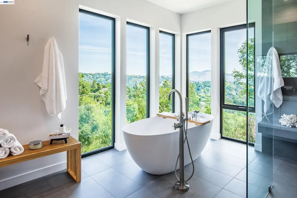 42 Charles Hill Circle Orinda CA 94563