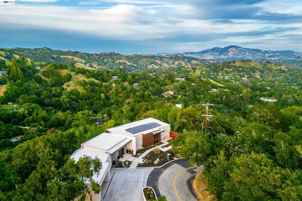 42 Charles Hill Circle Orinda CA 94563