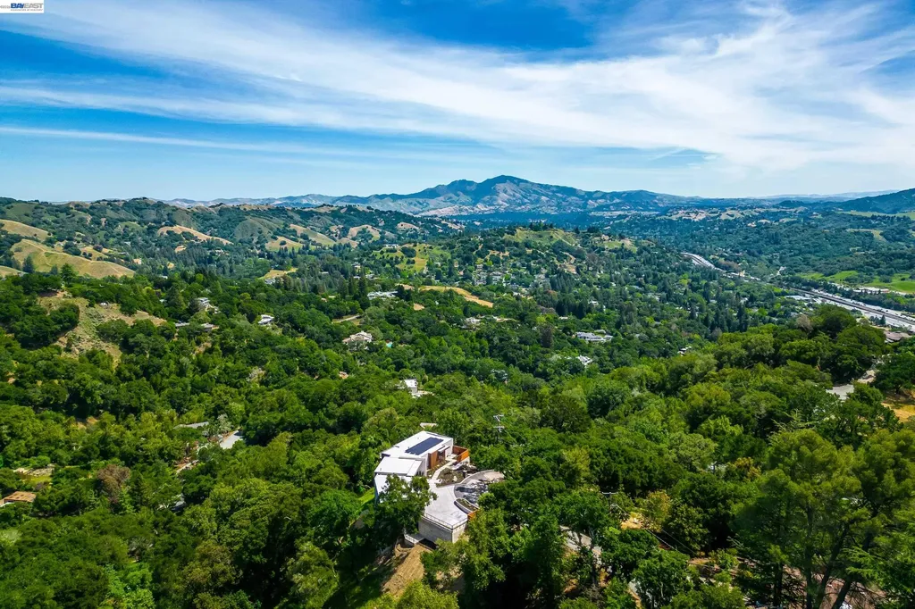 42 Charles Hill Circle Orinda CA 94563