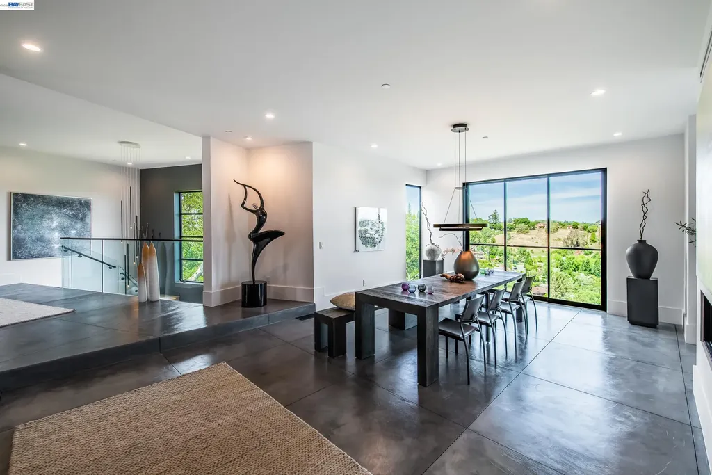 42 Charles Hill Circle Orinda CA 94563