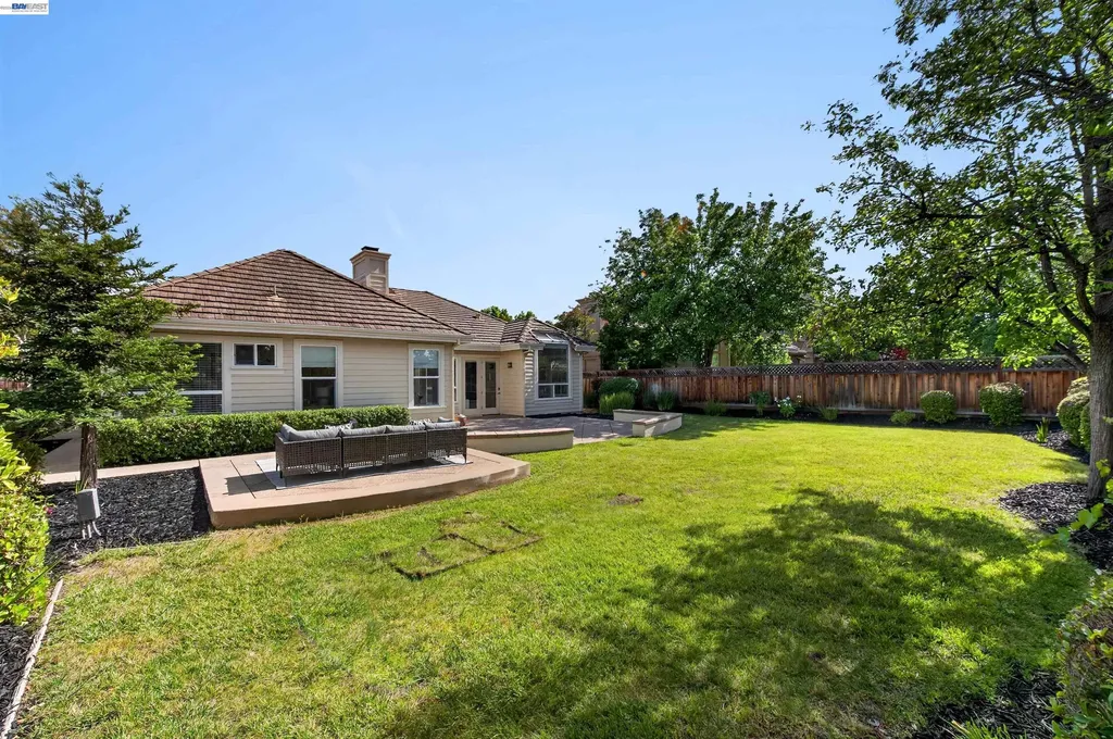 558 Montori Court Pleasanton CA 94566
