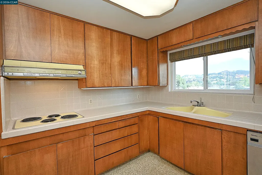 2476 Diane Drive El Sobrante CA 94803