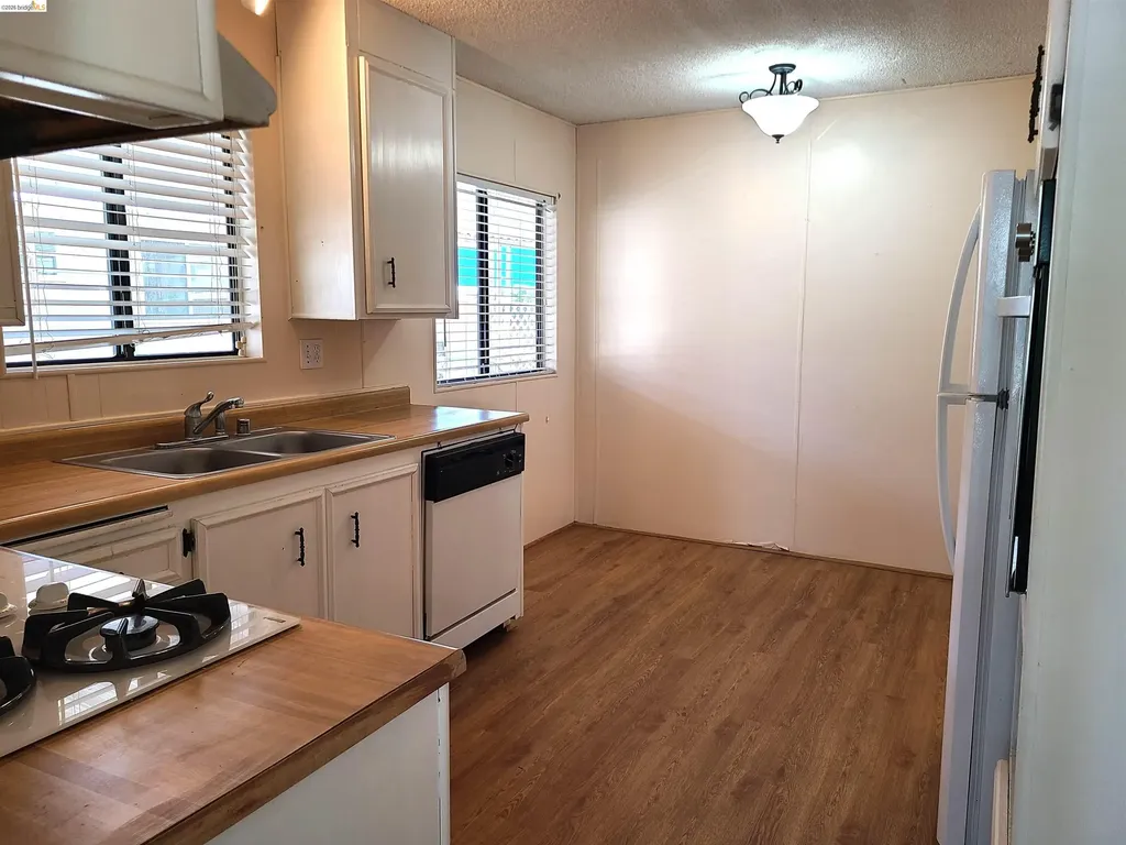 50 Leo Antioch CA 94519
