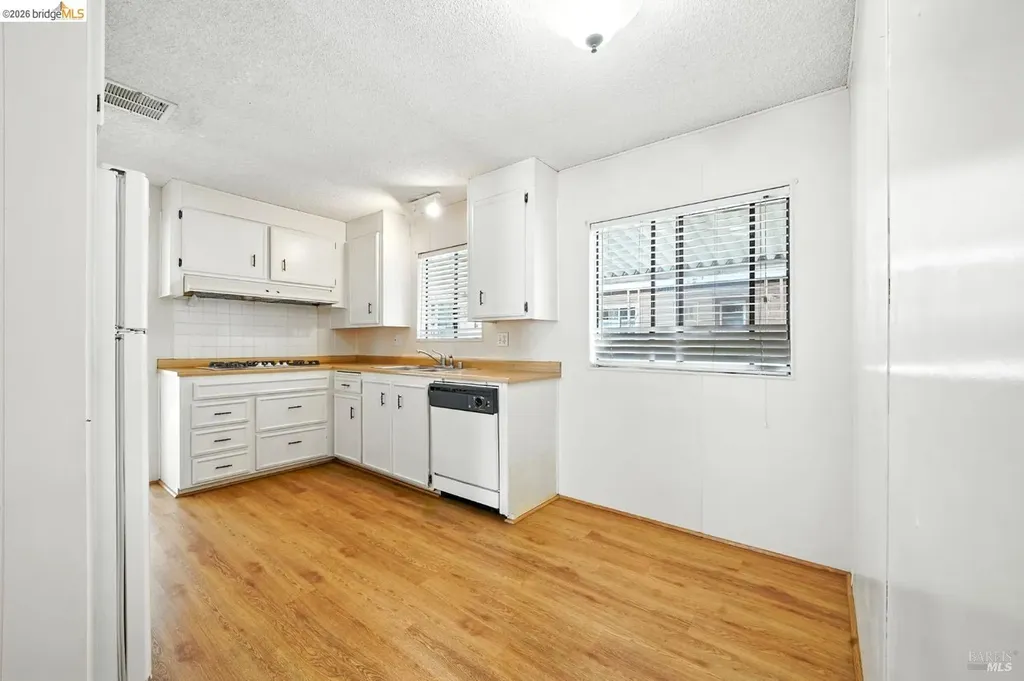50 Leo Antioch CA 94519