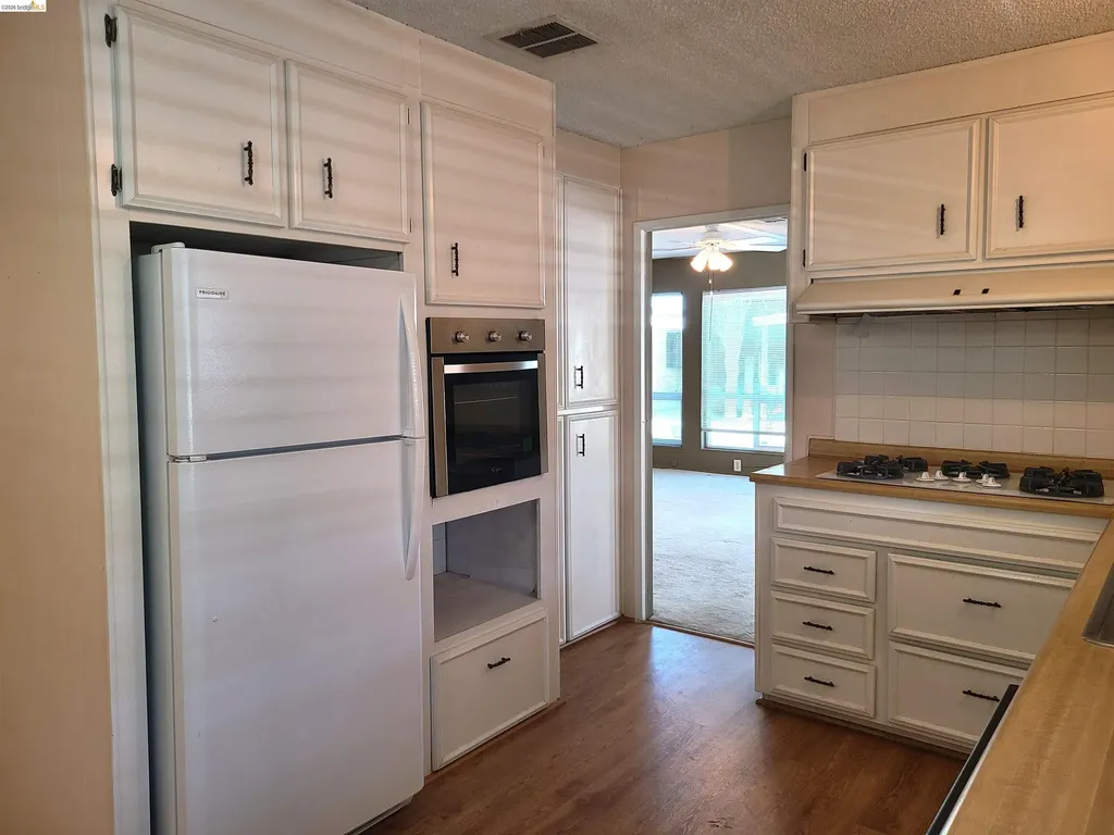 50 Leo Antioch CA 94519