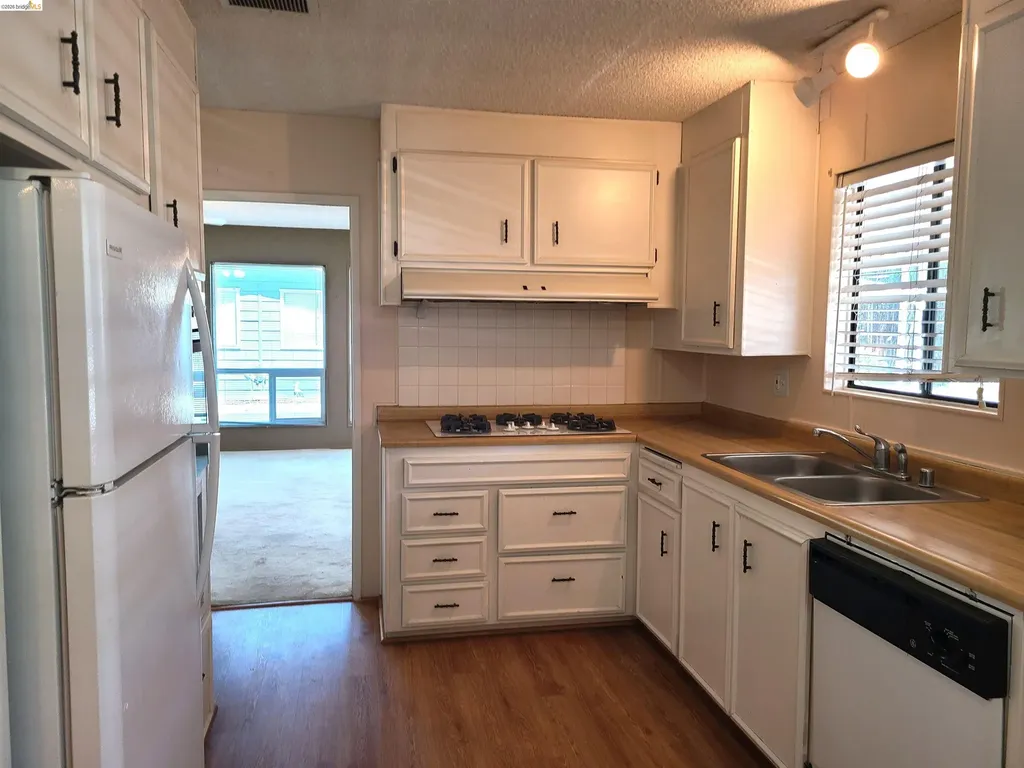 50 Leo Antioch CA 94519