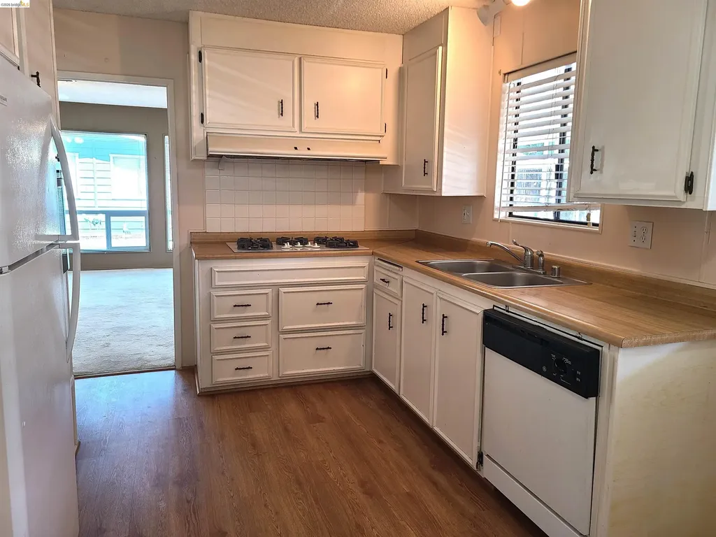 50 Leo Antioch CA 94519