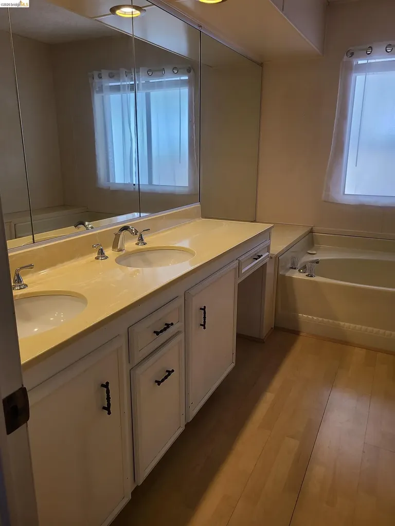 50 Leo Antioch CA 94519