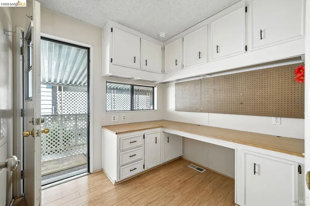 50 Leo Antioch CA 94519