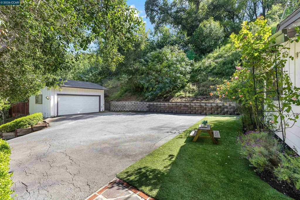 3575 Springhill Road Lafayette CA 94549