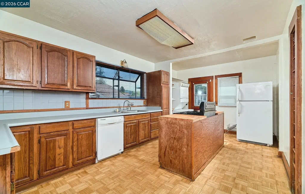 2636 Cole Street Oakland CA 94601