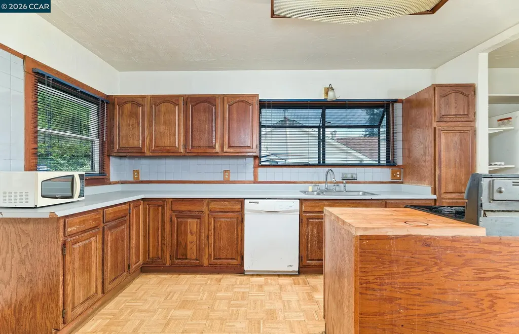 2636 Cole Street Oakland CA 94601