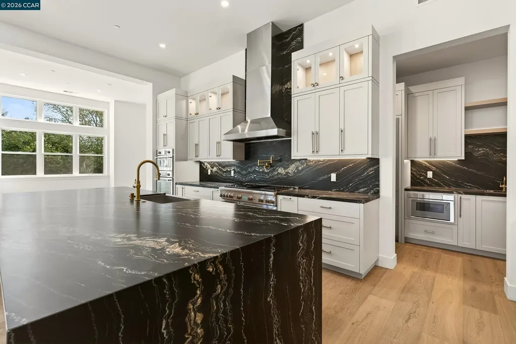 1080 Borrette Court Napa CA 94558