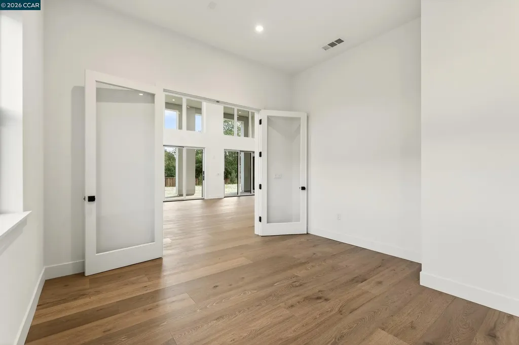 1080 Borrette Court Napa CA 94558