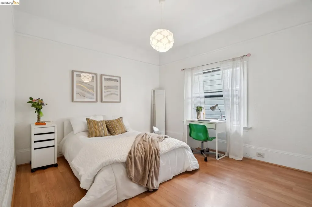 892 Laurel Street Alameda CA 94501