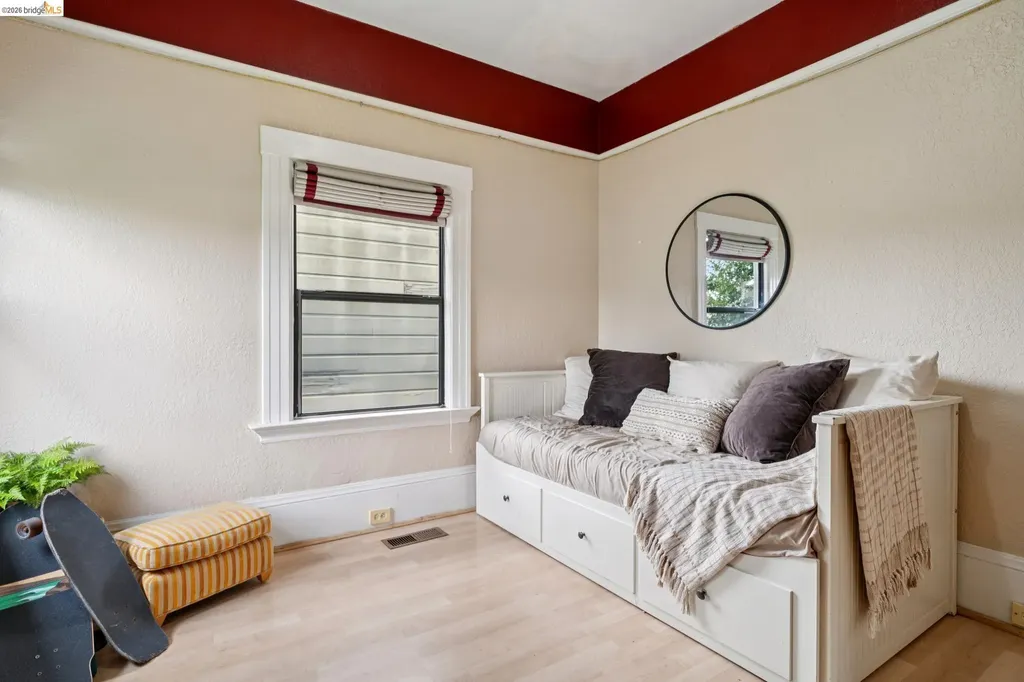 892 Laurel Street Alameda CA 94501