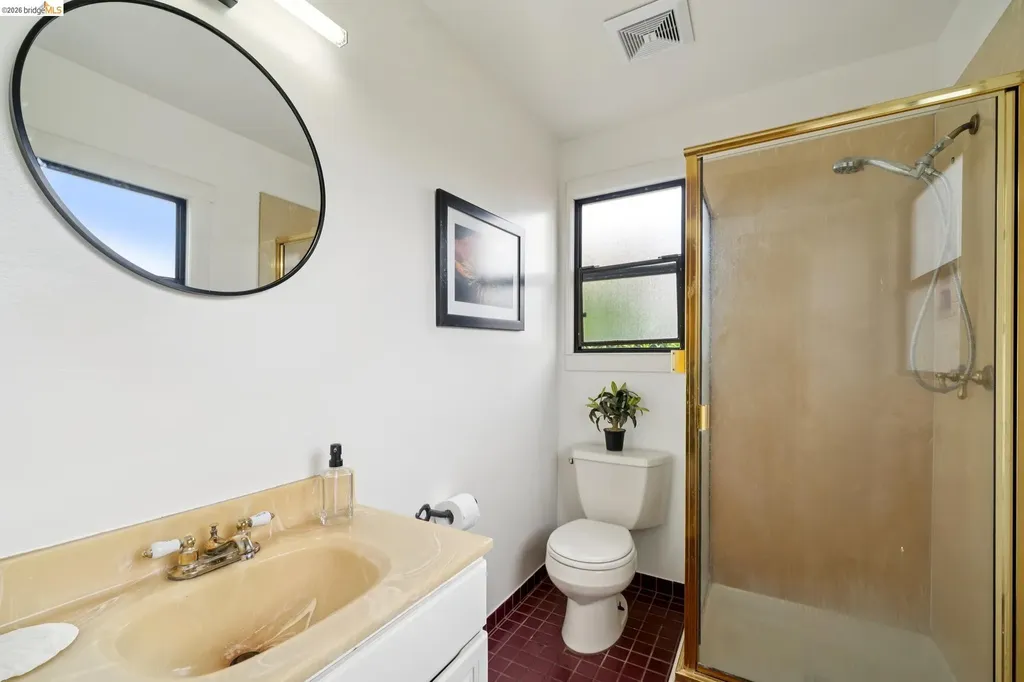 892 Laurel Street Alameda CA 94501