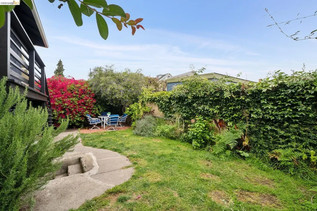 892 Laurel Street Alameda CA 94501