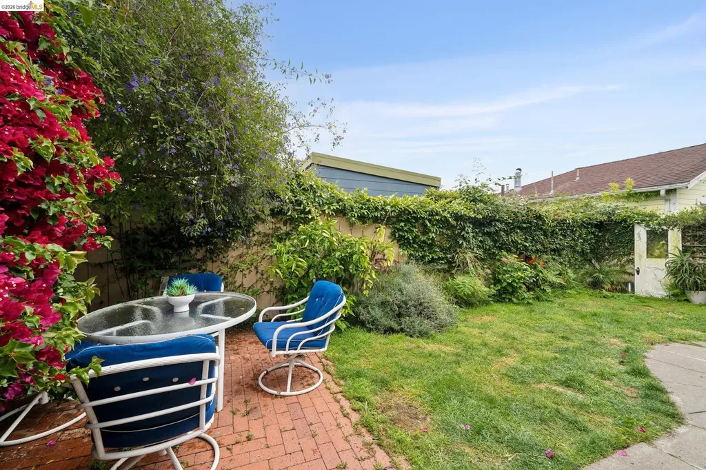 892 Laurel Street Alameda CA 94501