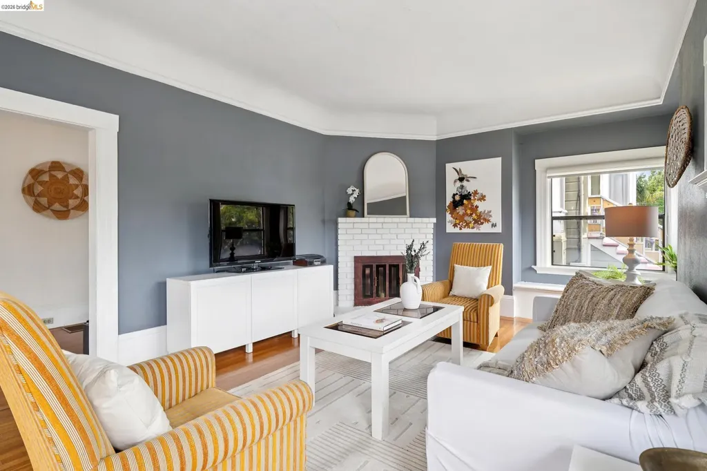 892 Laurel Street Alameda CA 94501