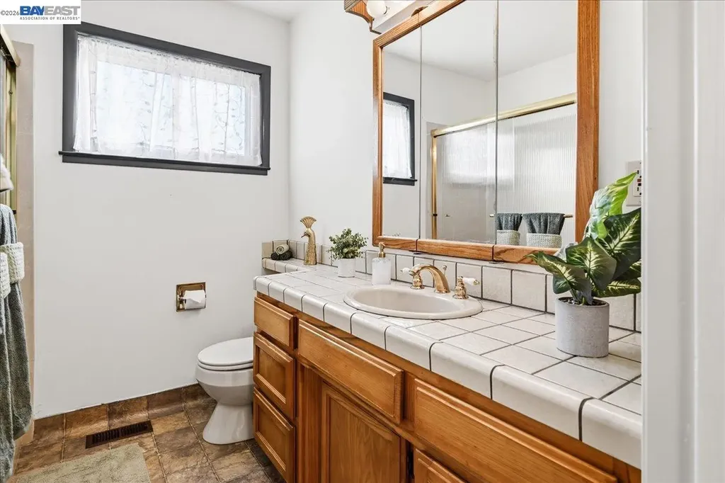 3439 Wyndale Drive Castro Valley CA 94546