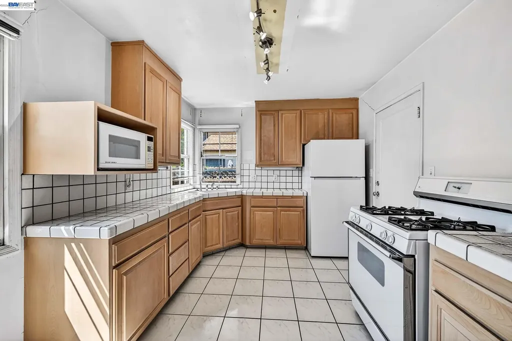4035 Somerset Avenue Castro Valley CA 94546