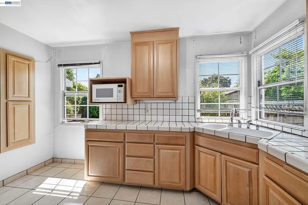 4035 Somerset Avenue Castro Valley CA 94546